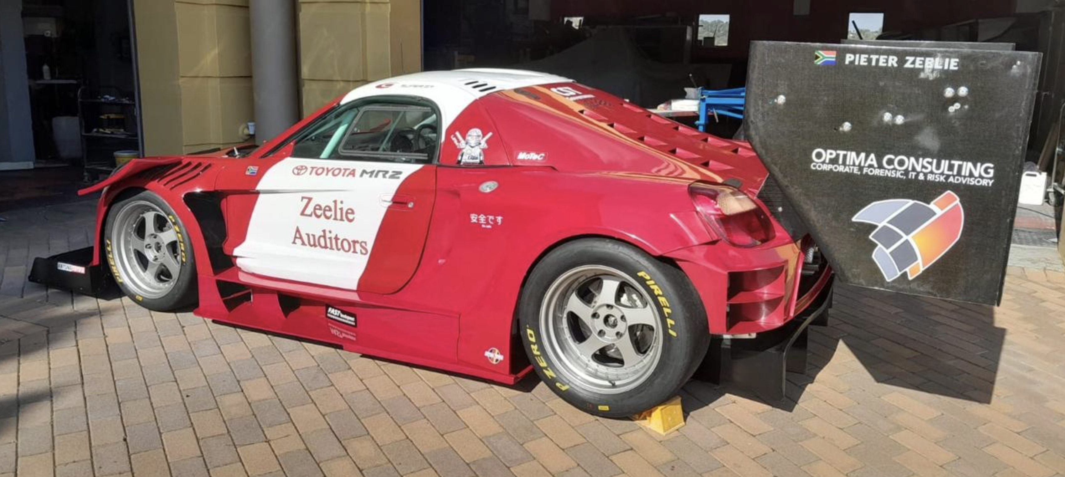 Pieter Zeelie MR2 paddock